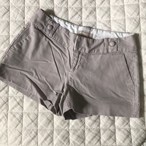 Banana Republic. Size 2 Ryan Fit Shorts. Beige.